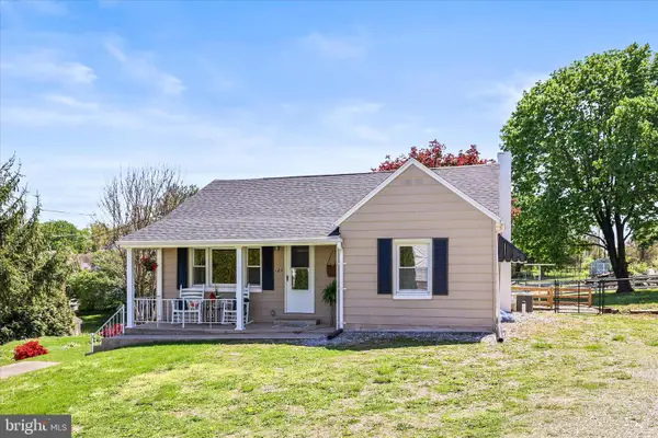 124 S Main St, SEVEN VALLEYS, PA 17360