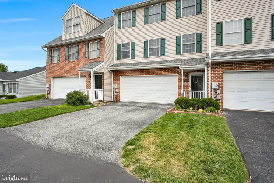 126 Country Ridge Dr, Red Lion, PA 17356 - #2