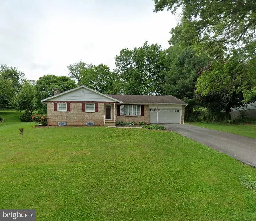12 Greenbriar Dr, York, PA 17407 - #1