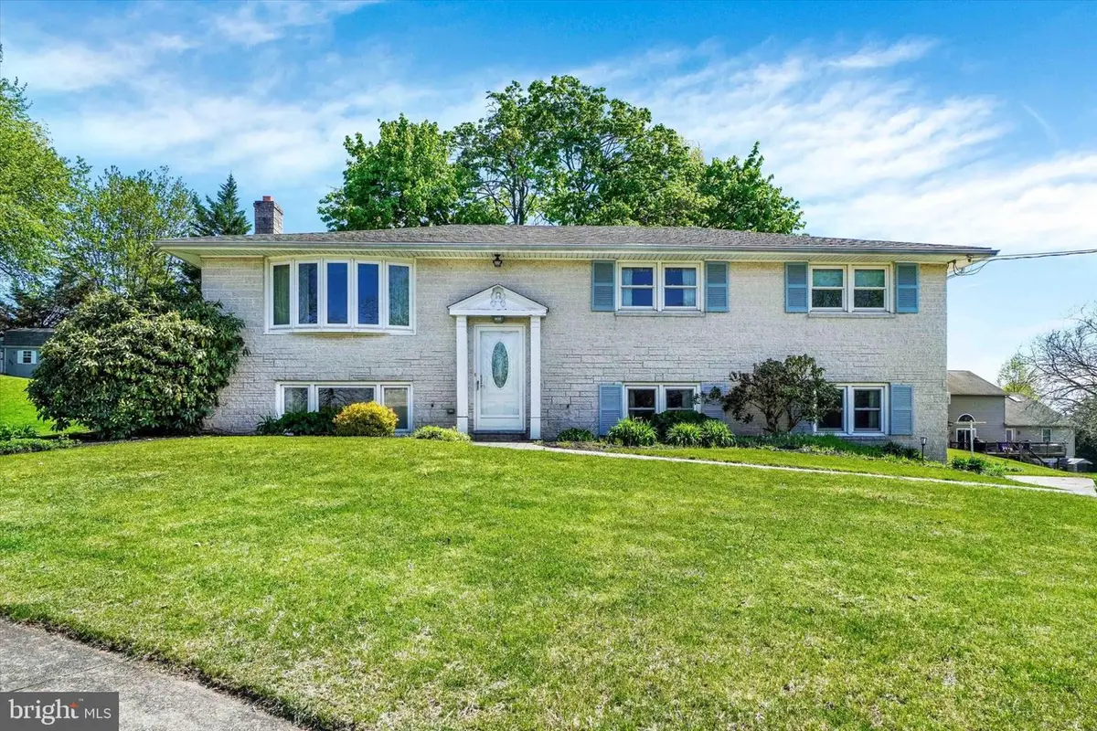 2020 Lycan Dr, York, PA 17408 - #1