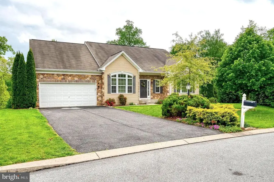 410 Misty Hill Dr, Delta, PA 17314 - #2