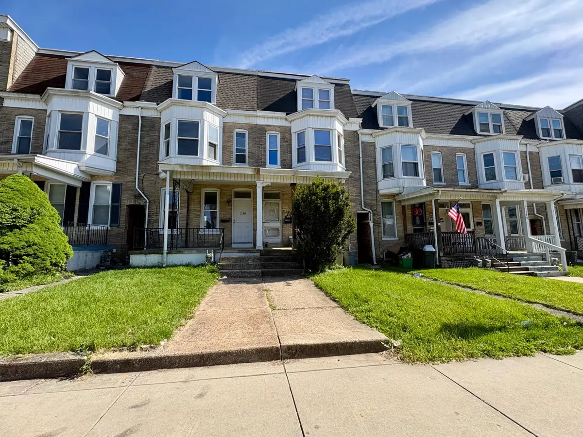 240 W Jackson St, York, PA 17401 - #1