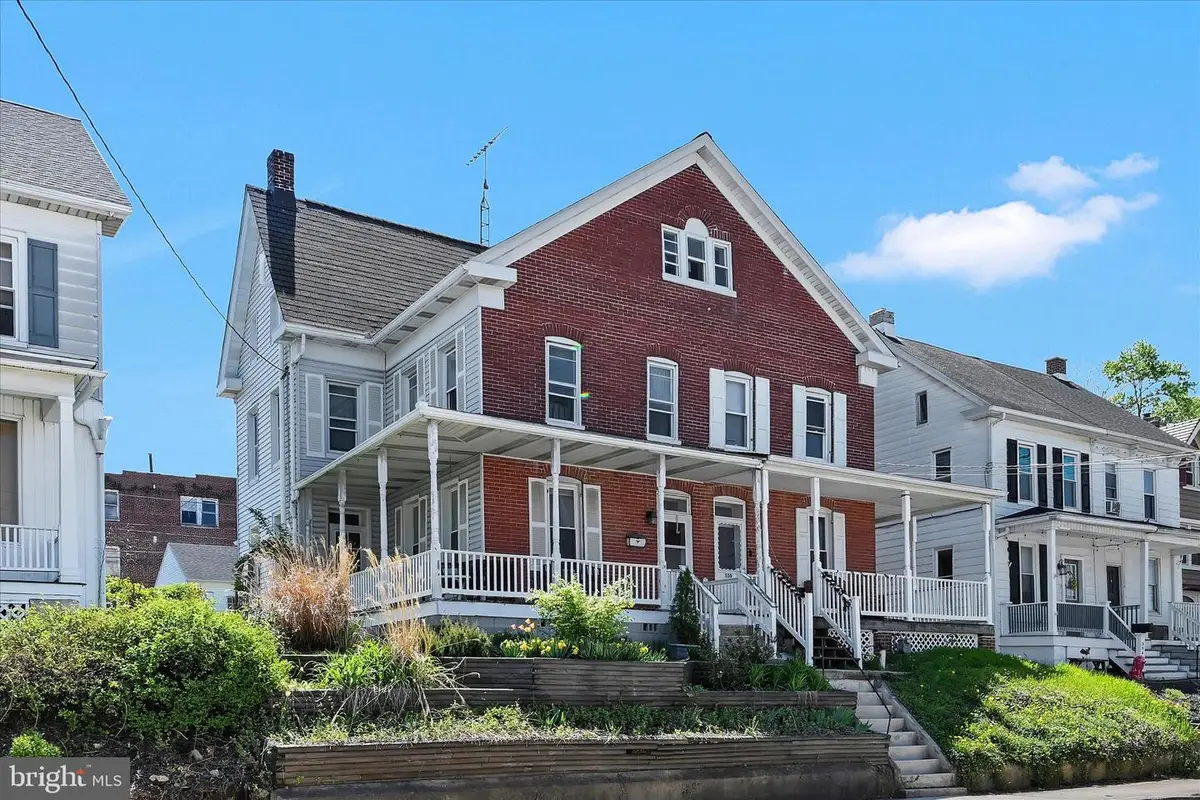 548 W Broadway, Red Lion, PA 17356 - #1