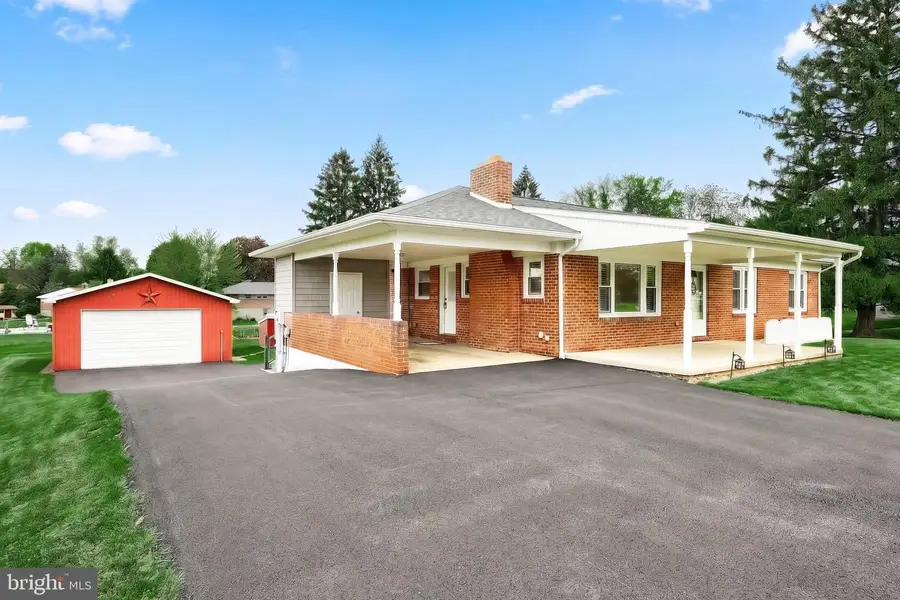 256 N Main St, Manchester, PA 17345 - #2