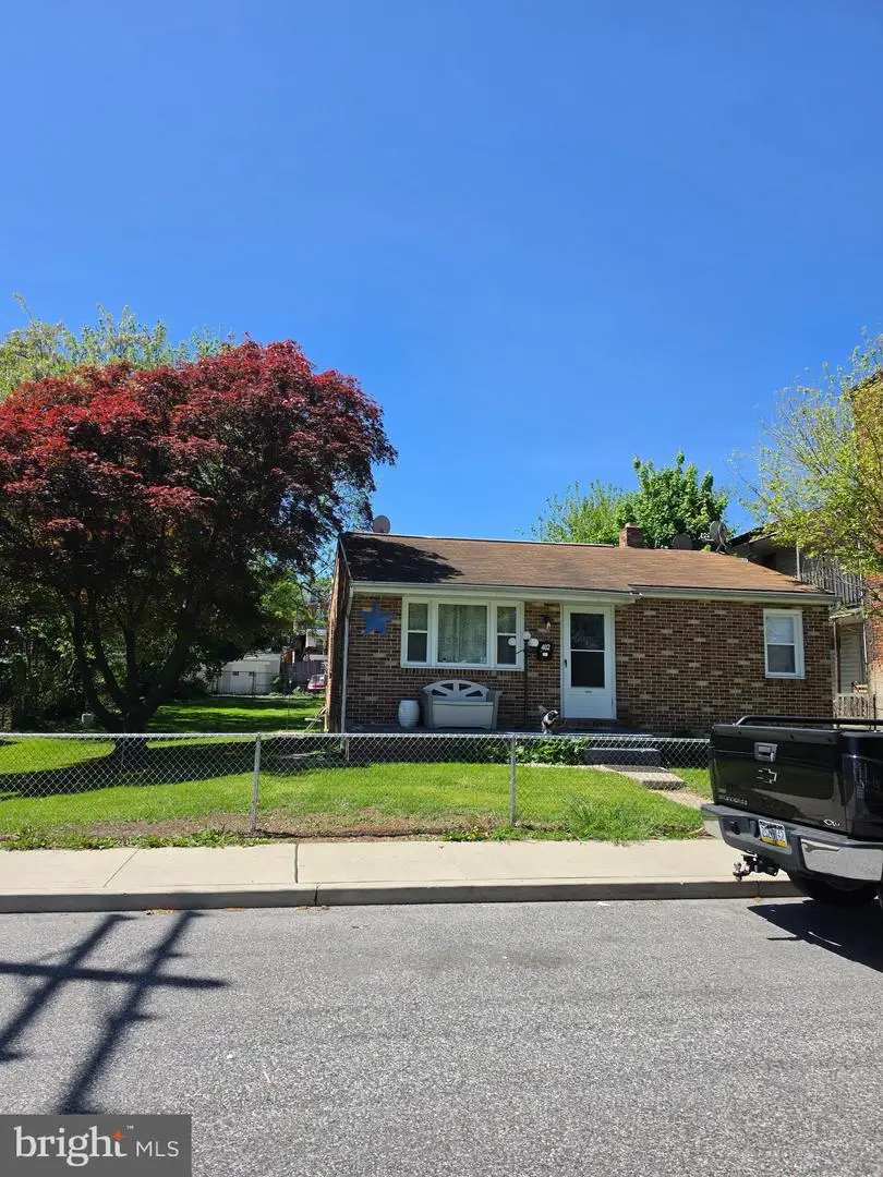 402 Smith St, York, PA 17401 - #1
