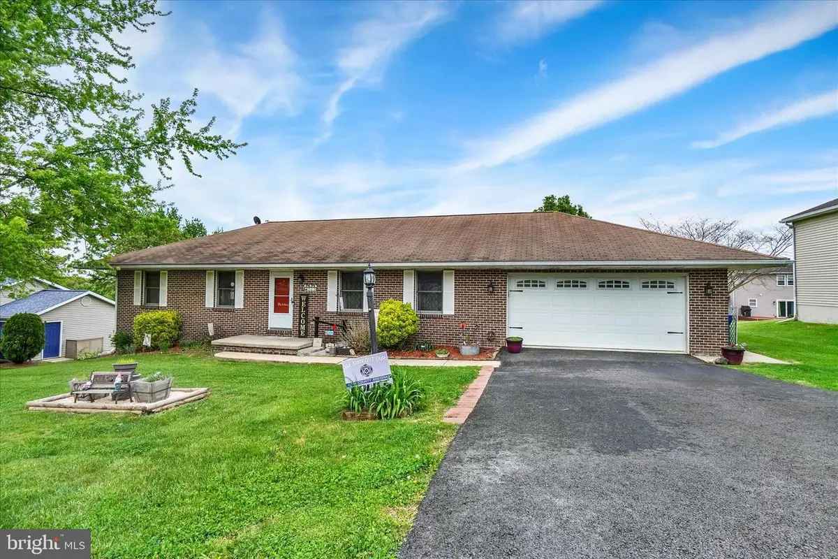 213 Lartry Dr, Red Lion, PA 17356 - #1
