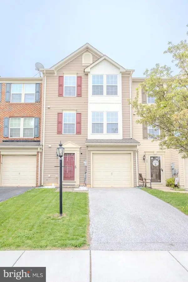16 Forest View Ter, HANOVER, PA 17331