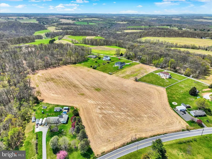4192 Evergreen Rd, Felton, PA 17322 - #2