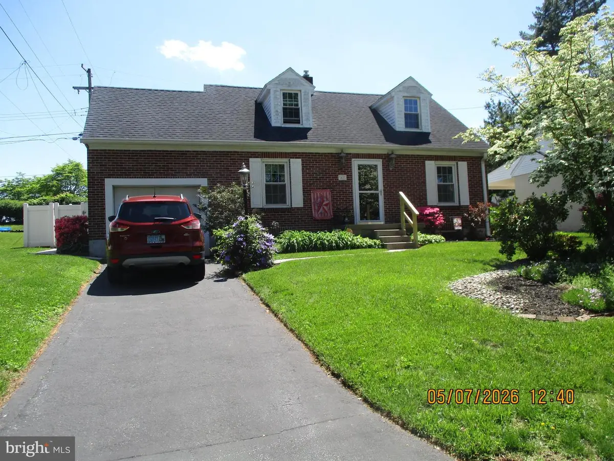 45 Ridgeway Dr, York, PA 17404 - #1