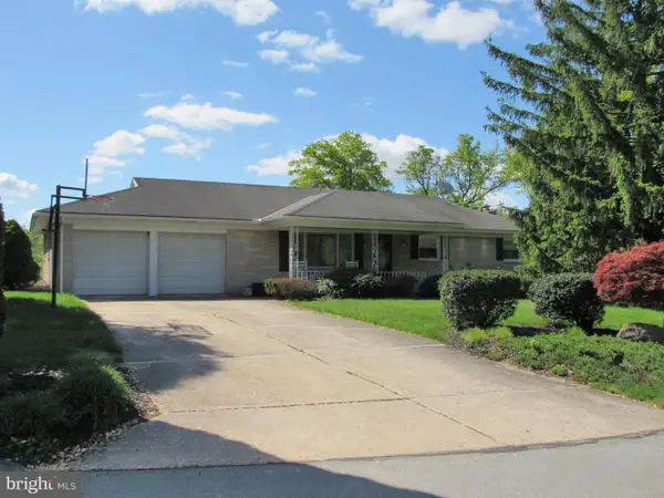 2013 Black Oak Dr, RED LION, PA 17356