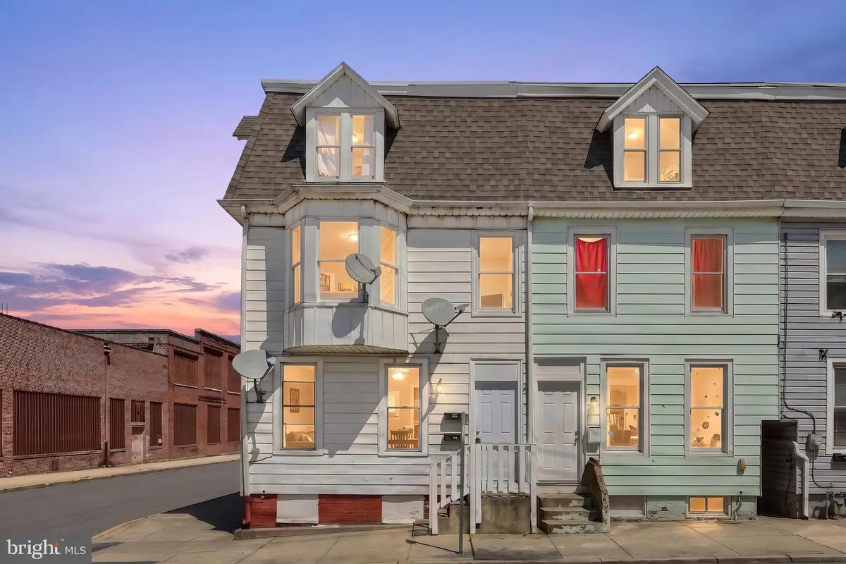 137 N West St, York, PA 17401 - #1
