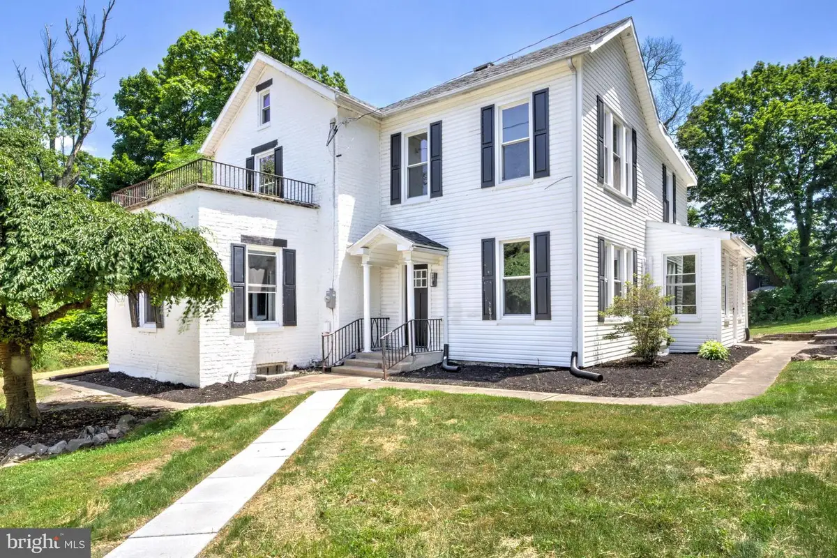 2 N Landvale St, York Haven, PA 17370 - #1