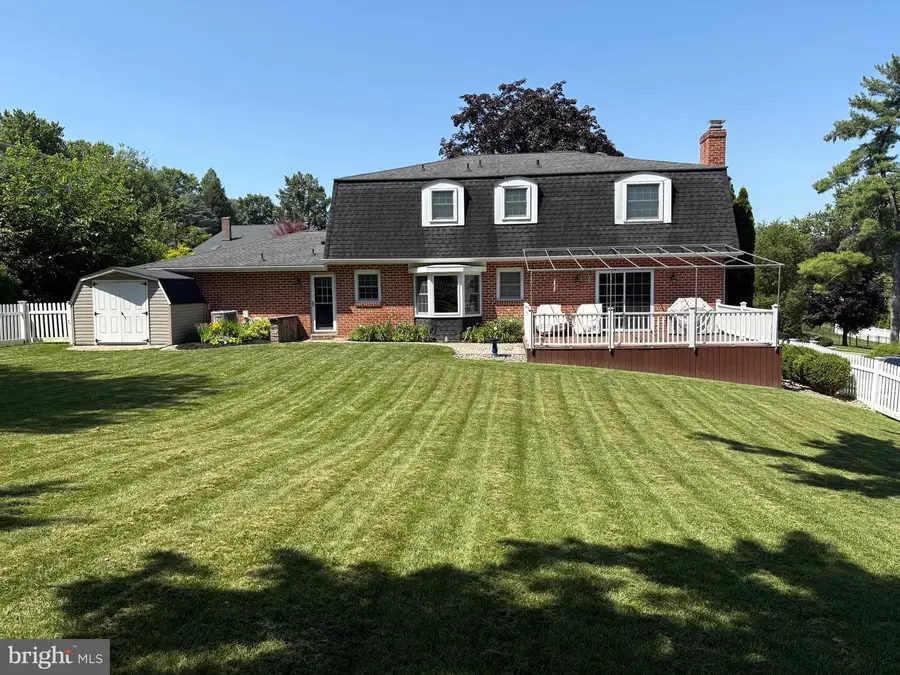 805 Cortleigh Dr, York, PA 17402 - #3