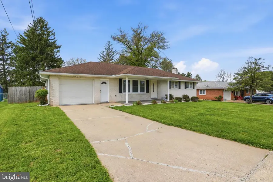 2330 Redwood Rd, York, PA 17408 - #3