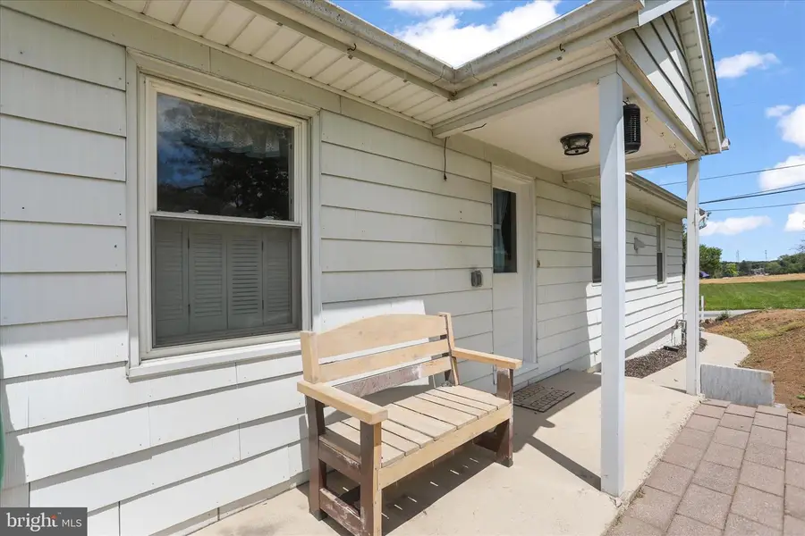 6 S Grant Rd, Thomasville, PA 17364 - #3