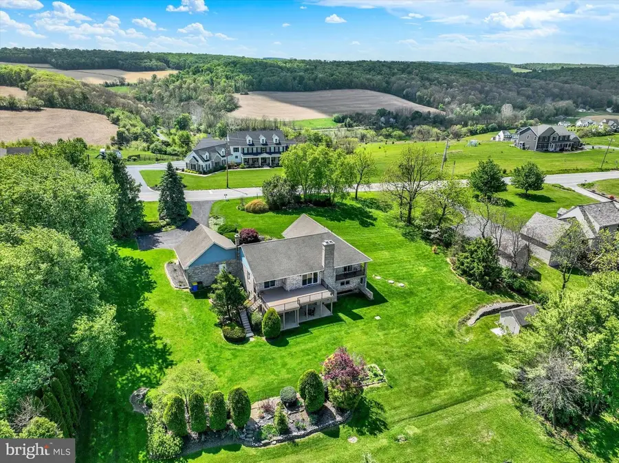 990 S Pleasant Ave, Dallastown, PA 17313 - #3