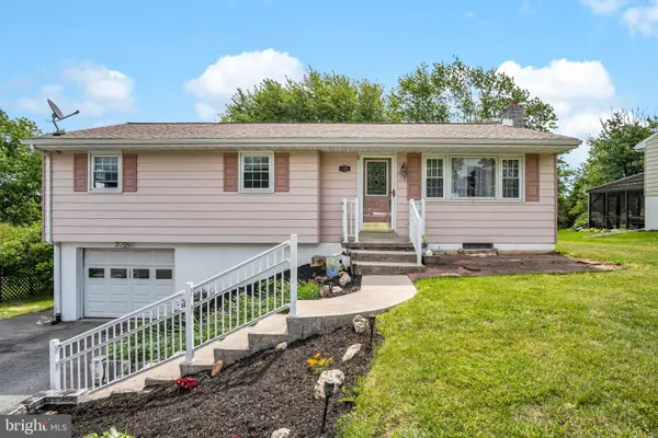135 Hemler Dr, HANOVER, PA 17331
