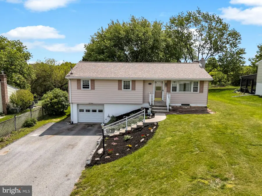 135 Hemler Dr, Hanover, PA 17331 - #3