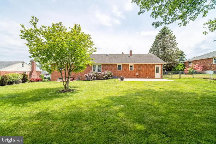 119 E Clearview Dr, Shrewsbury, PA 17361 - #2