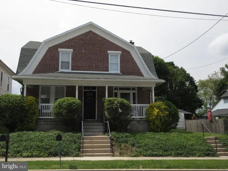 14 S Main St, Seven Valleys, PA 17360 - #2