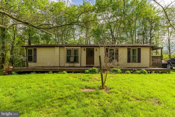 1310 Old Quaker Rd, ETTERS, PA 17319