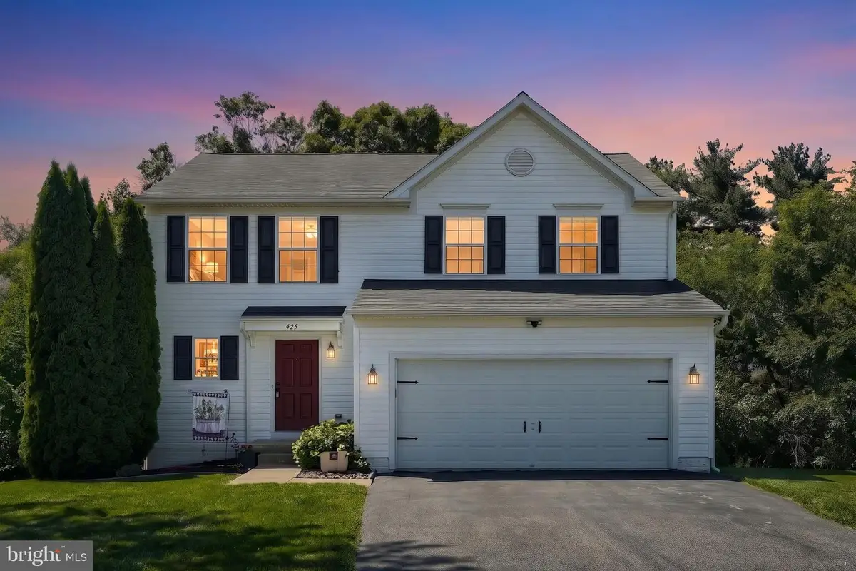 425 Lakeview Dr, Spring Grove, PA 17362 - #1