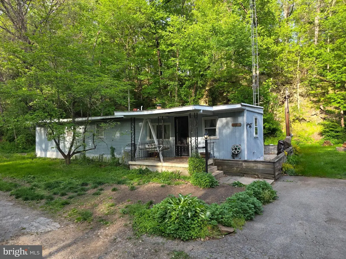 595 Wago Rd, Mount Wolf, PA 17347 - #1