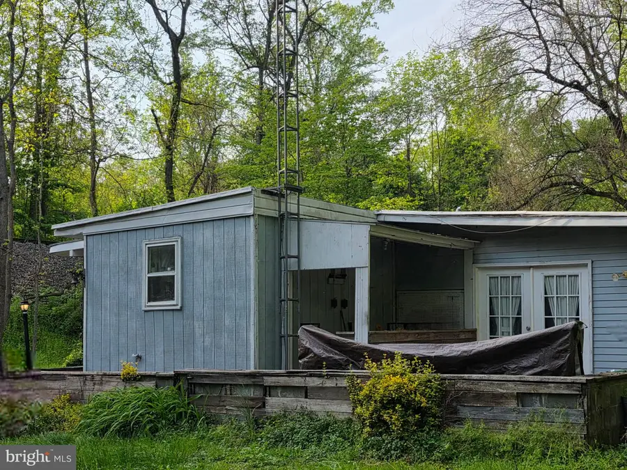 595 Wago Rd, Mount Wolf, PA 17347 - #2