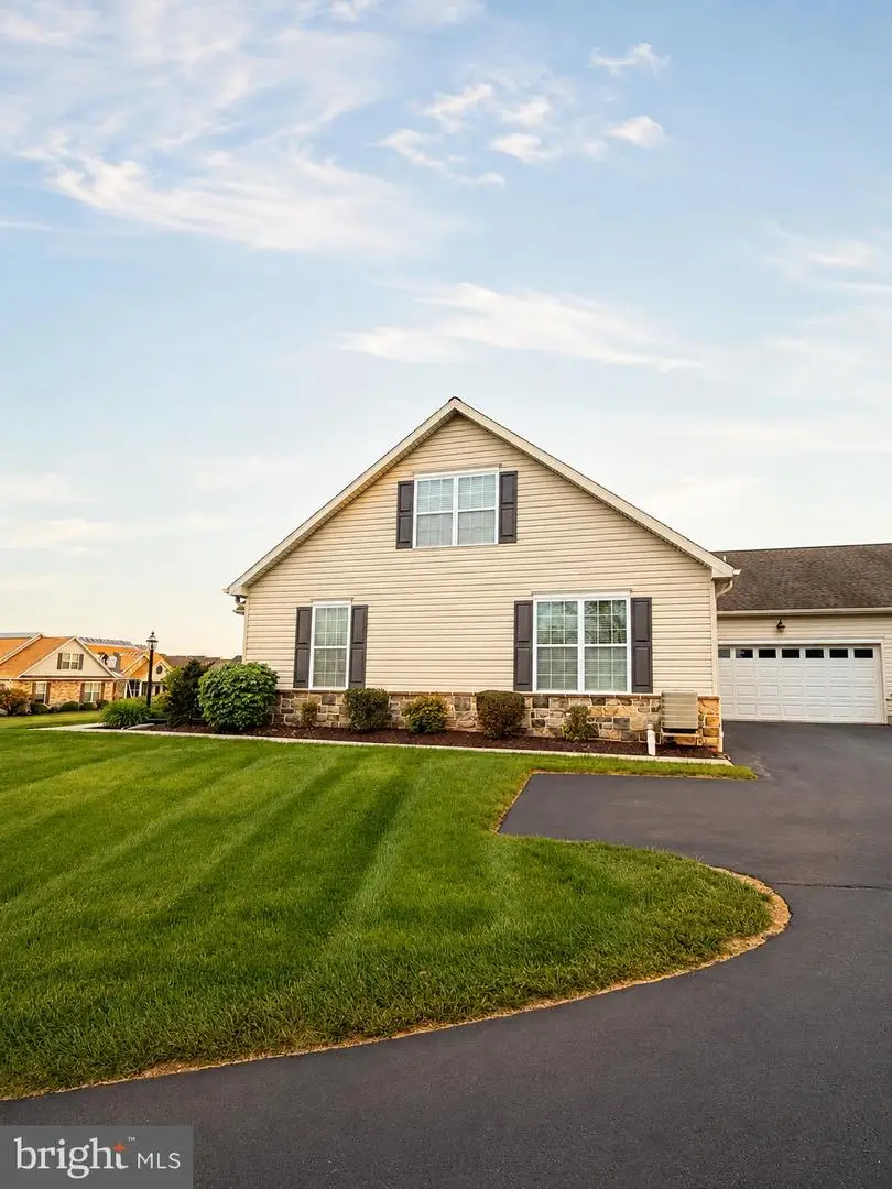 100 S Alpine Dr #25b, York, PA 17408 - #3