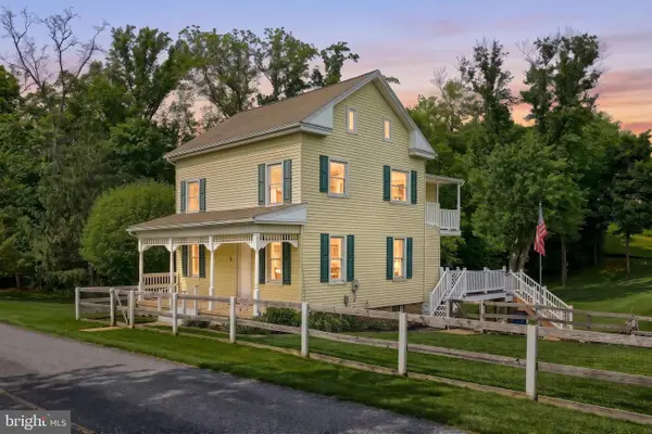 1425 Sunnyside Rd, SPRING GROVE, PA 17362