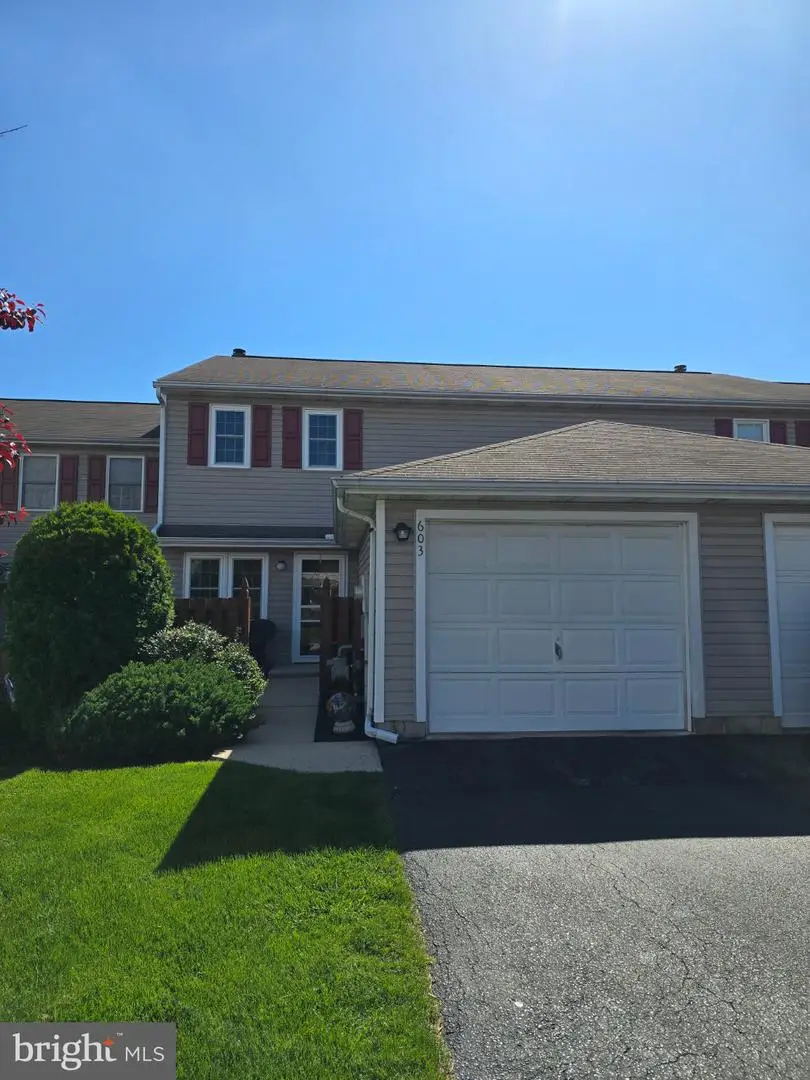603 Bentwood Ln, York, PA 17408 - #1
