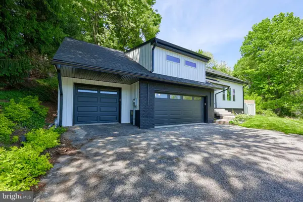 1321 Valley View Rd, YORK, PA 17403
