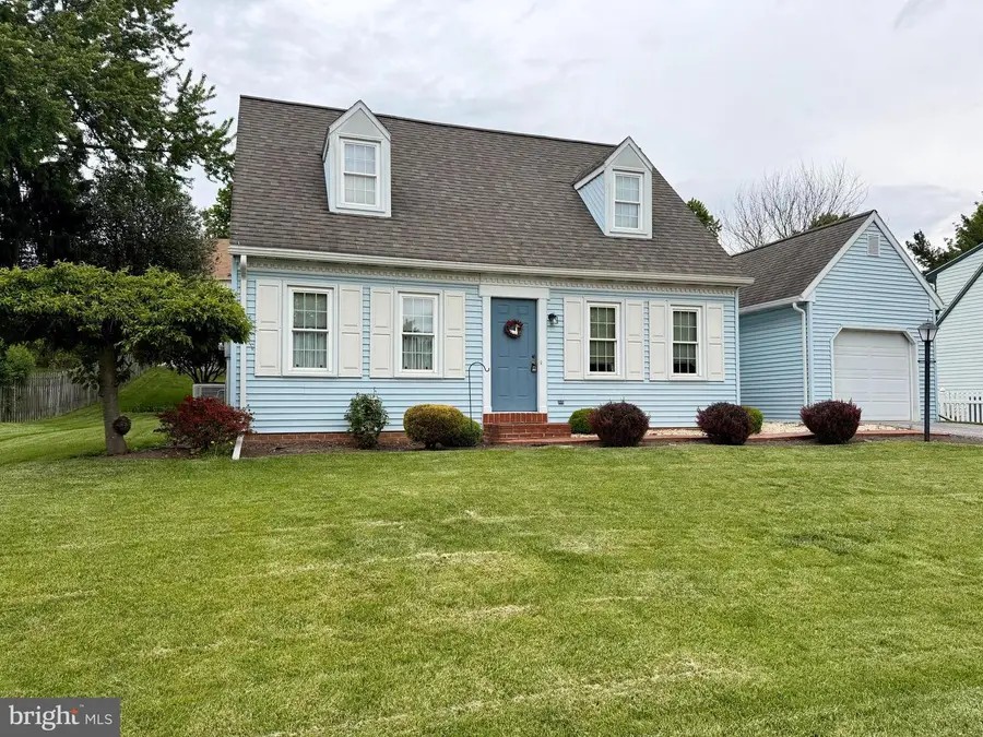 3819 Kings Arms Ln, York, PA 17402 - #2