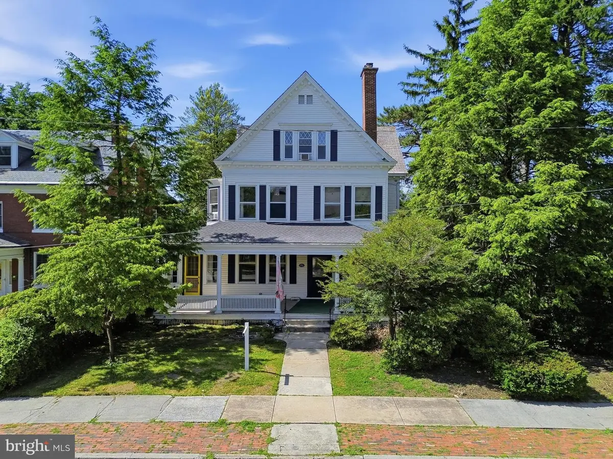 121 W Springettsbury Ave, York, PA 17403 - #1