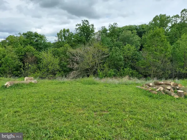 236 Sunset Cir, RED LION, PA 17356