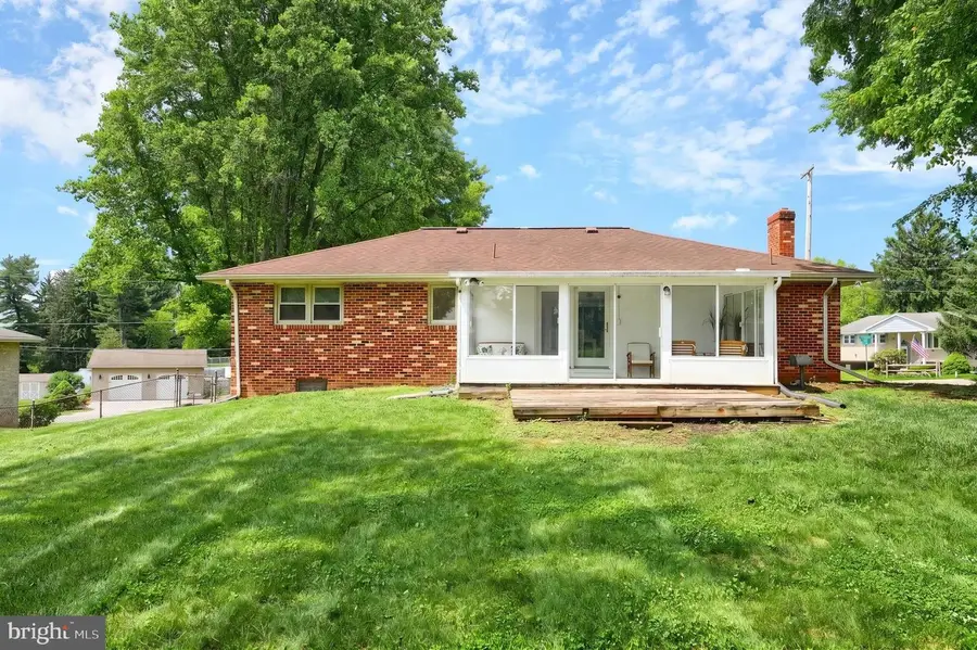 2090 Loman Dr, York, PA 17408 - #3