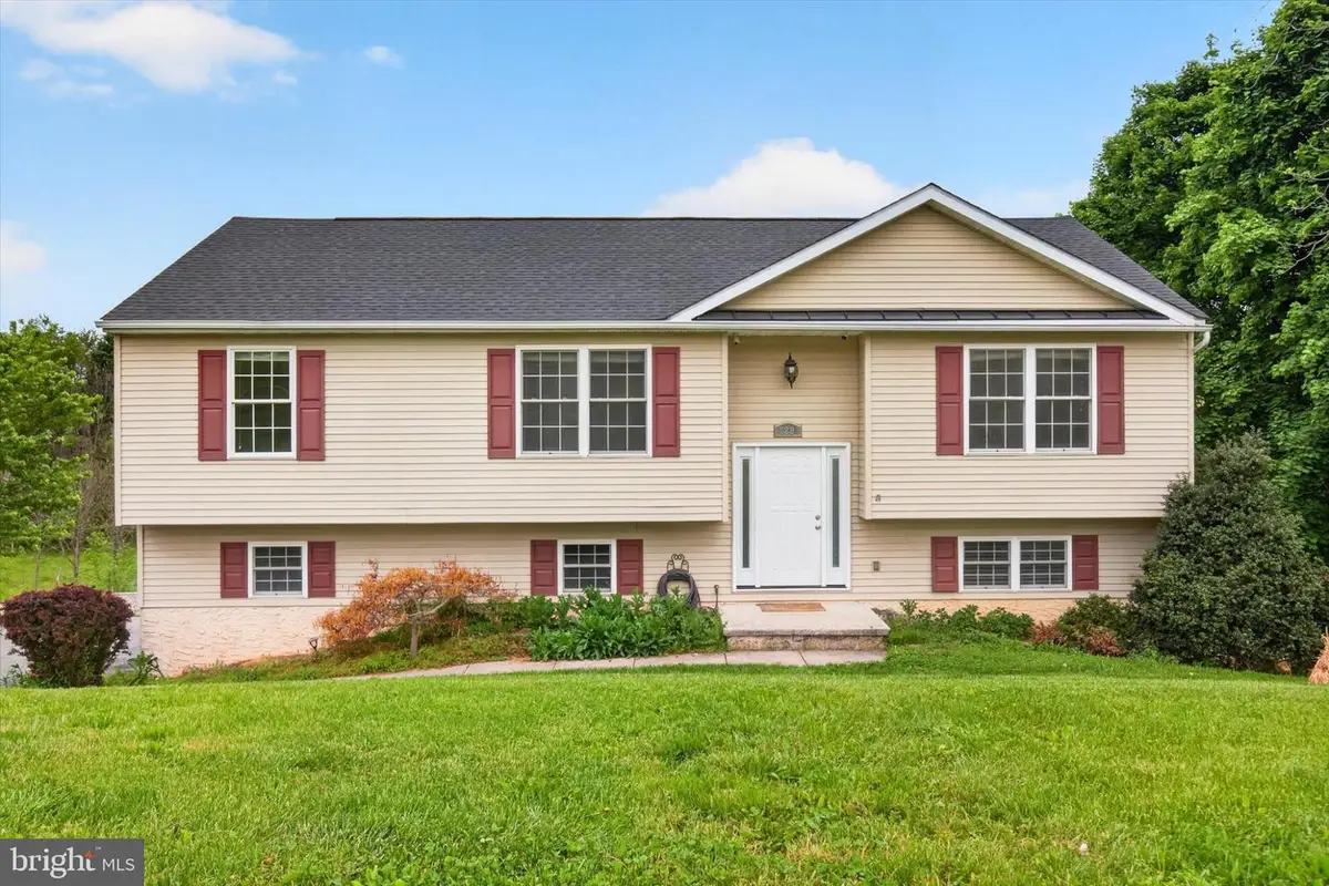 129 High St, Felton, PA 17322 - #1