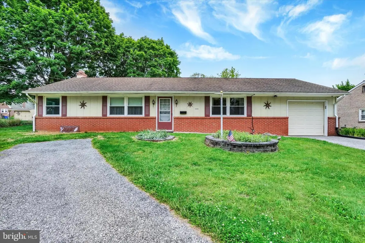 2050 Herman Dr, York, PA 17408 - #1