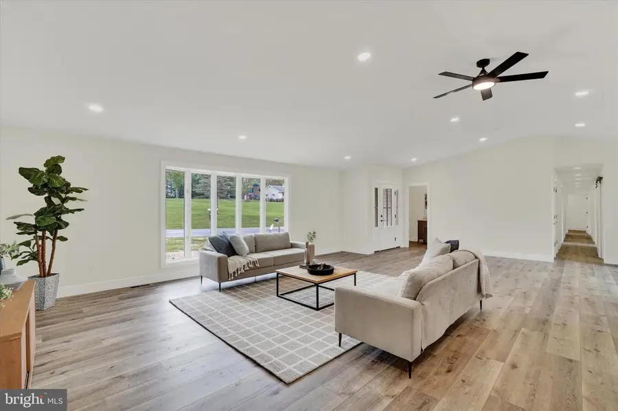 879 Graffius Rd, York, PA 17404 - #3