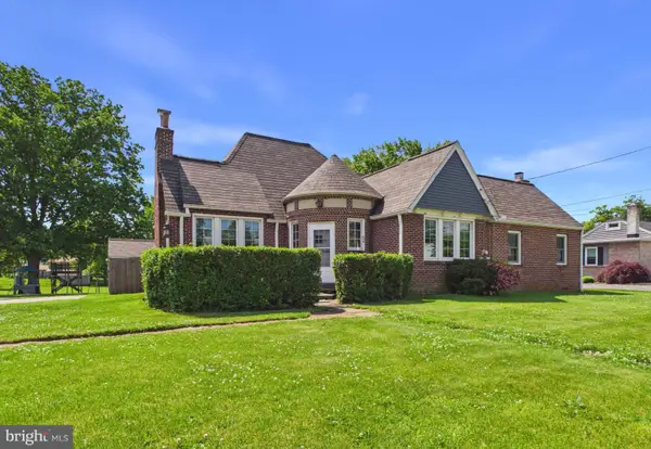 2266 Sunset Ln, YORK, PA 17408