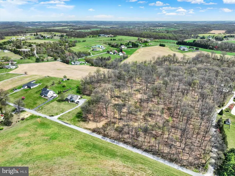 4192 Evergreen Rd, Felton, PA 17322 - #2
