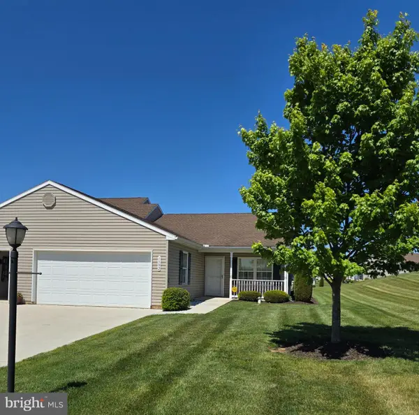 1392 Chami Dr #180, SPRING GROVE, PA 17362