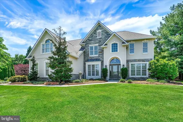 1100 Wyndsong Dr, YORK, PA 17403