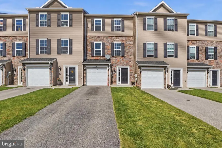 48 Holstein Dr, Hanover, PA 17331 - #2