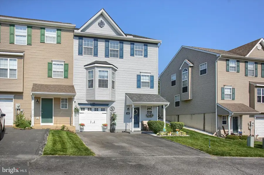166 Country Ridge Dr, Red Lion, PA 17356 - #2