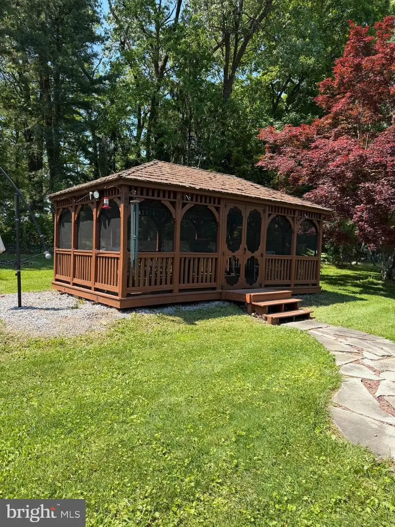 14 Charles Ave, Stewartstown, PA 17363 - #3