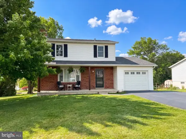 27 Colonial Dr, HANOVER, PA 17331