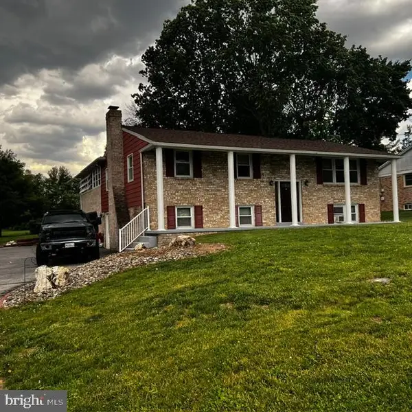 930 Westminster Ave, HANOVER, PA 17331
