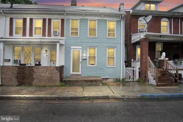 951 E King St, YORK, PA 17403