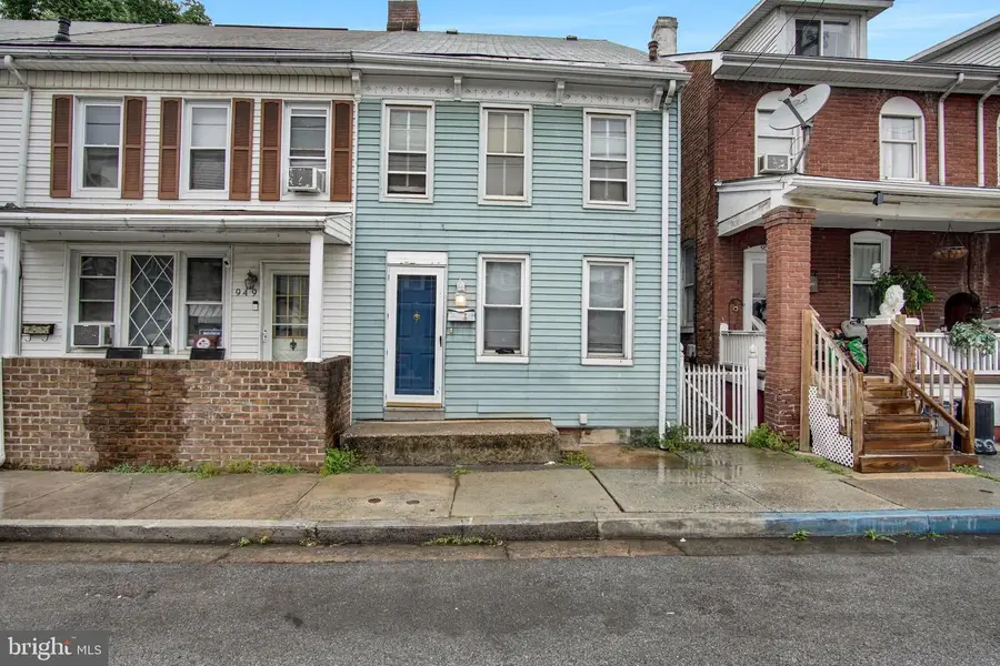 951 E King St, York, PA 17403 - #2